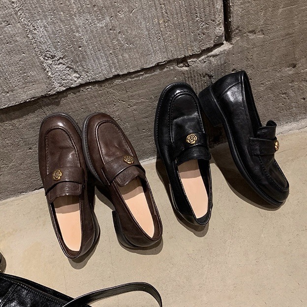 2025 Autumn/Winter New Flat Heel Retro Small Leather Shoes High Quality Gold Buckle Round Head Versatile Coarse Heel Dress Shoes Brown Black hot sale