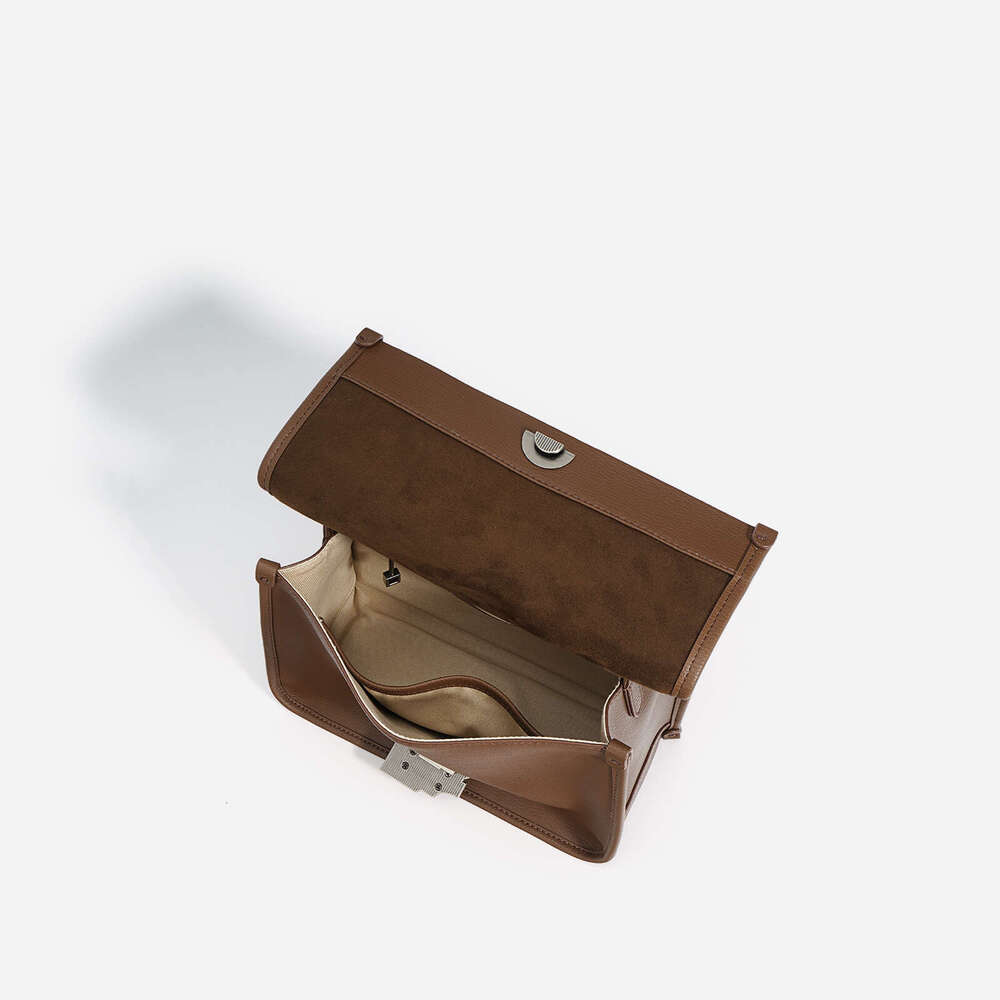 Luxury bag New Genuine Leather Single Shoulder Crossbody Early Spring Commuter Versatile Small Square Niche Design Fashion Chain Bag