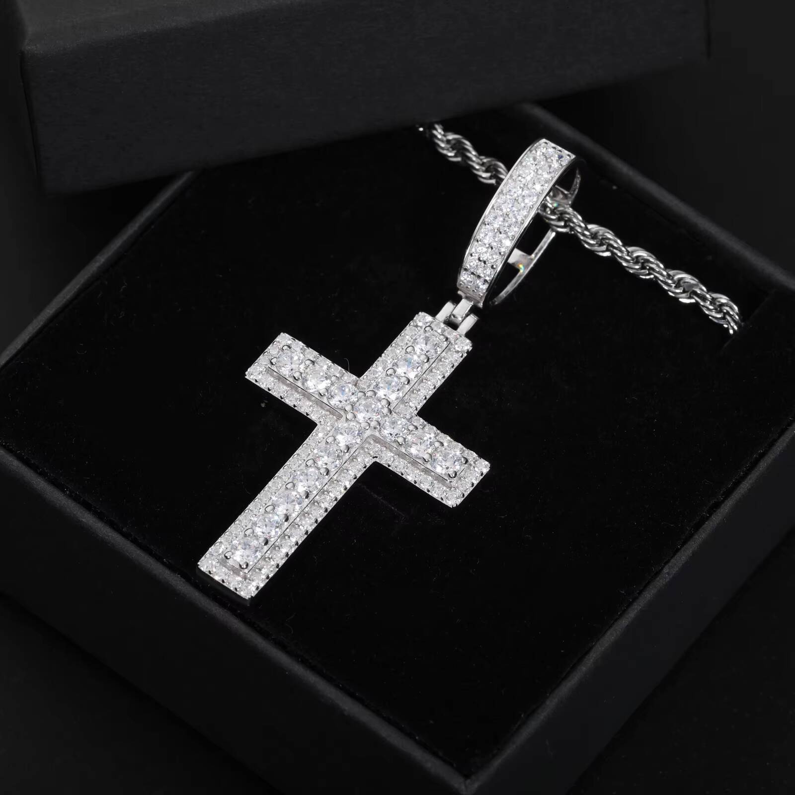 Christian Jewelry Fashion 925 Sterling Silver Lab Grown Moissanite Diamond Iced Out 2 Layers Cross Pendant for Men