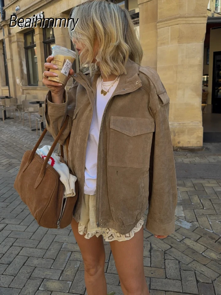 Casual Khaki Suede Jacket Women Fashion Chic Stand Collar Zipper Pocket Loose Outerwear Lady Autumn Daily Highstreet Jackets 251020