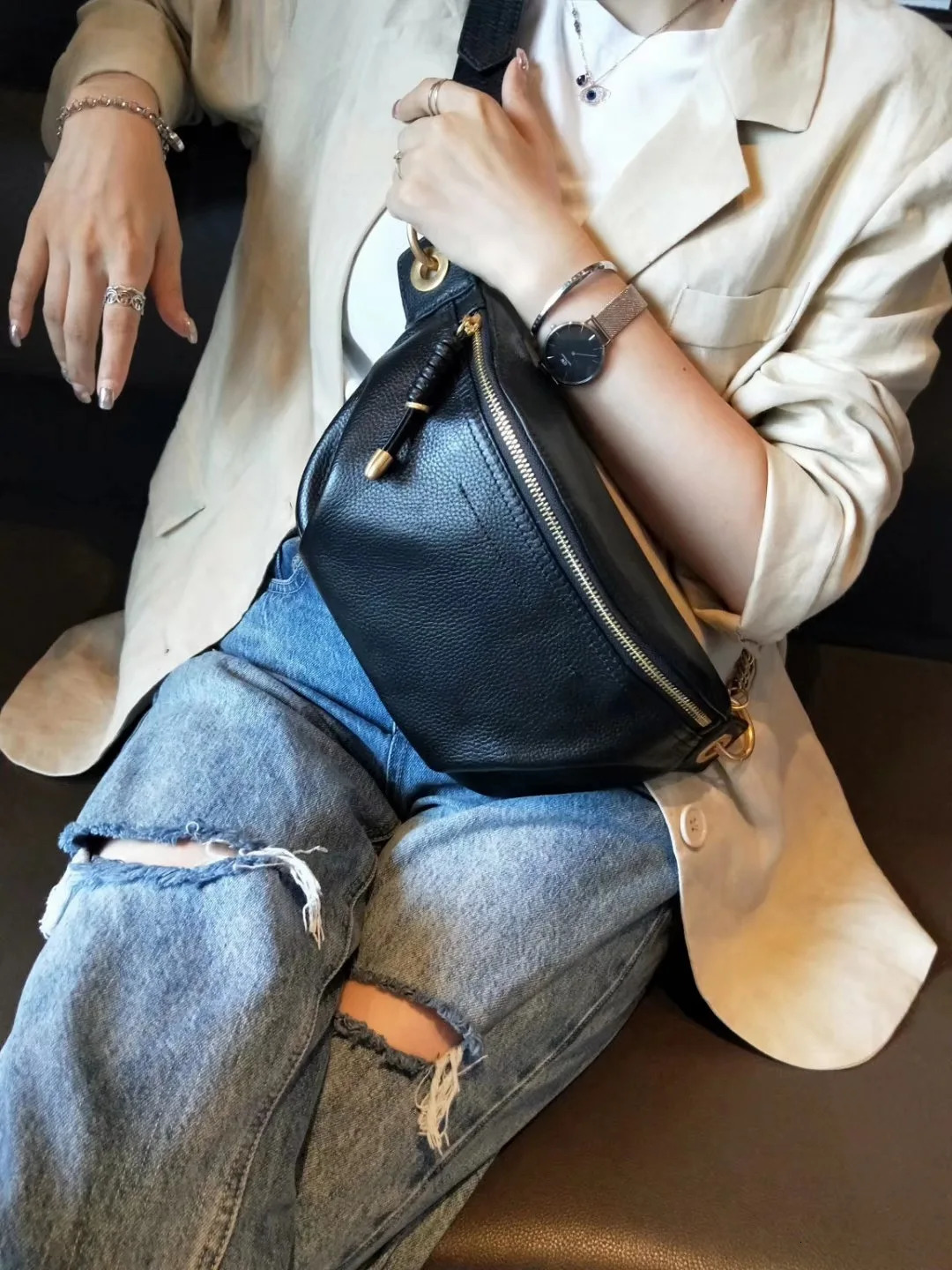 Multifunctiona Women Chest Bag Embossed Ladies Messenge Chest Bags Female Fashion Genuine Leather Womens Bag 251023