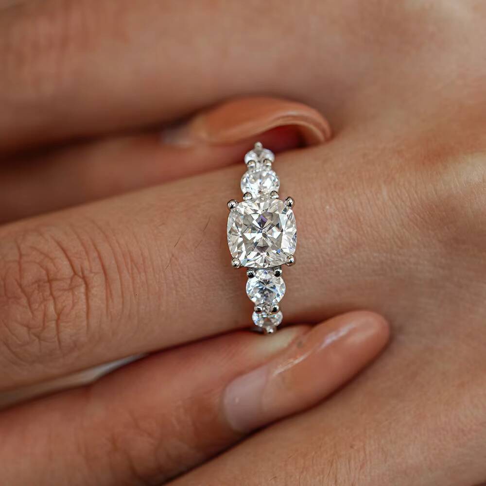 Luxury Emerald Cut Cushion Moissanite Rings VVS 2CT 8mm Big Diamond Wedding S925 Sterling Silver for Women Engagement Jewelry