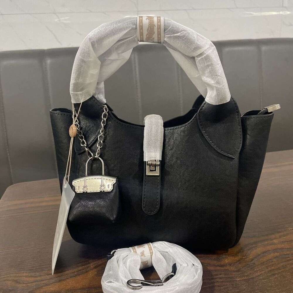 Designer Bag Tote Shoulder Bag New Handheld Basket Fashion Versatile High End Large Capacity Crossbody A