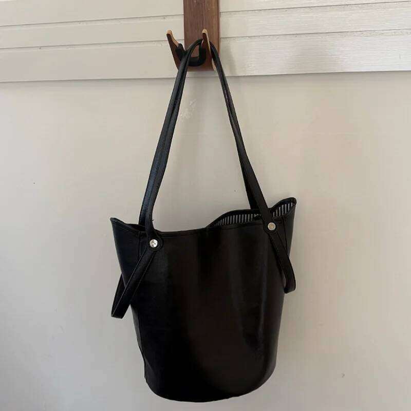 New Bucket Bag With Retro And High-End Feel, Single Shoulder Armpit Tote Bag, Versatile, Large Capacity Handheld Commuting