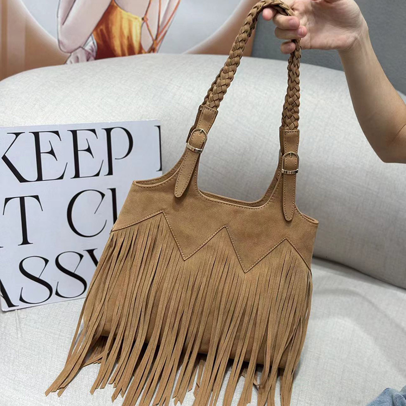 Fashion Trend Womens Shoulder Bag er Handbag Womens Handbag 2024 Tassel Womens Wallet Suede Bucket Bag 241008