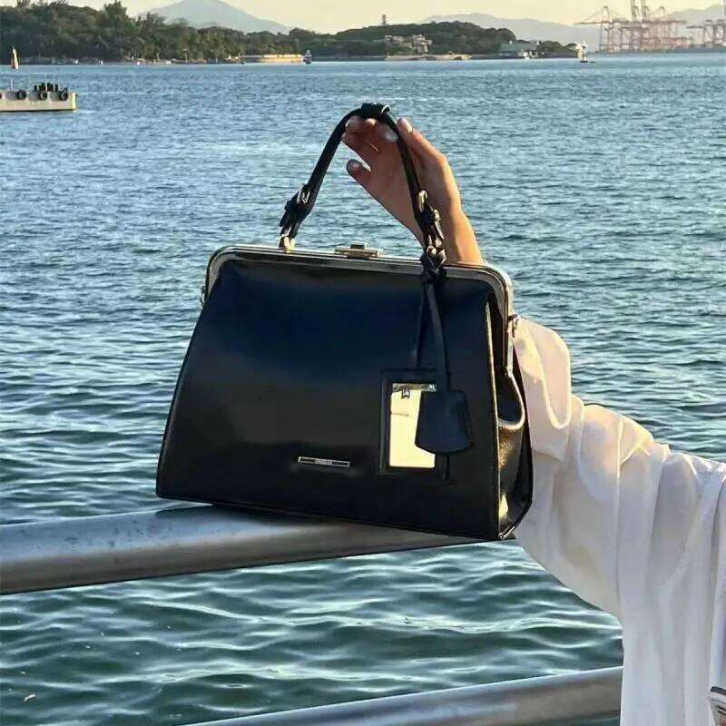 Retro Fashion Metal Clip Handbag Patent Leather Glossy Surface Casual Multifunctional Large Capacity Crossbody Bag Women Trendy