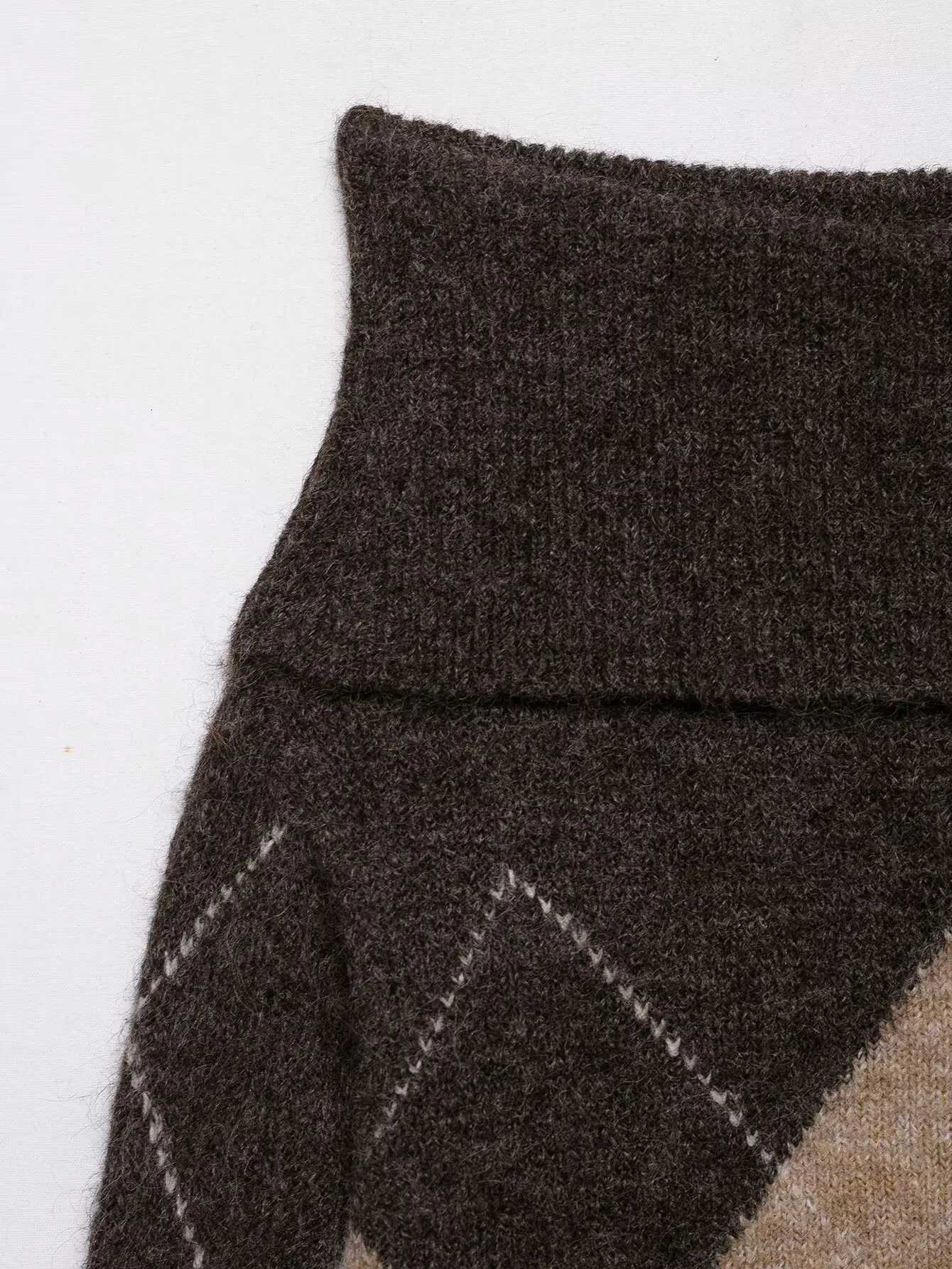 Autumn Womens Knitted Sweater Off Shoulder Fashion Argyle Womens Sweaters Temperament Slash Neck Knitted Pullovers ClothingT251027