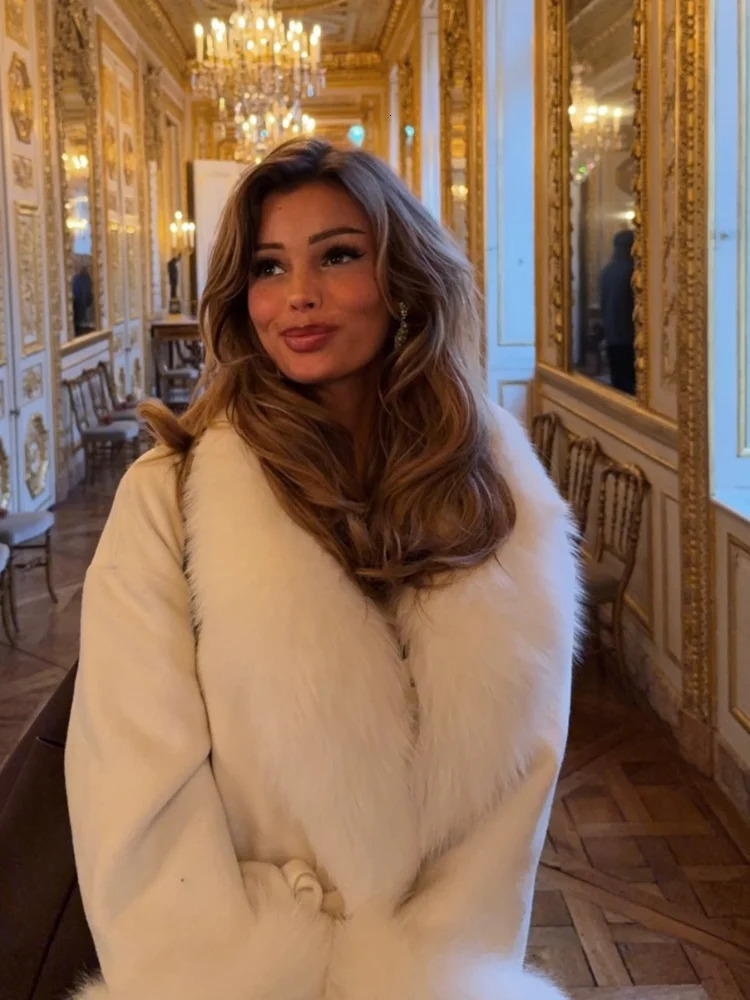 Retro Black Fur Patchwork Woolen Coat Women Chic Full Sleeve Vneck Lace Up Loose Overcoat Lady Winter Commute Outerwear 251027