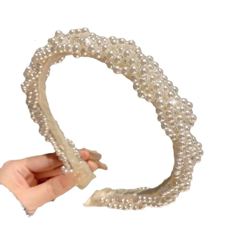 Korean retro pearl hair accessories headband for women pressed hair hairpin sweet and versatile womens hair bands going out 251023