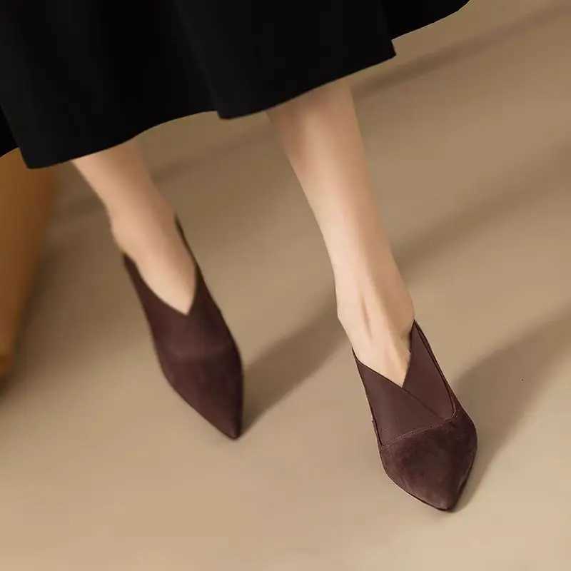 Vintage Pointytoed Stiletto Boots Paired with Midheeled Boots and Strehy Deep Heels Are Perfect for WomenXJ251027