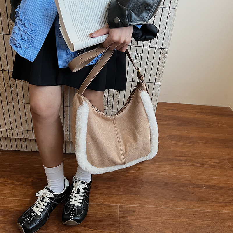 hot Free delivery designer shoulder bag Fashionable and simple casual handbag soft and comfortable for daily use