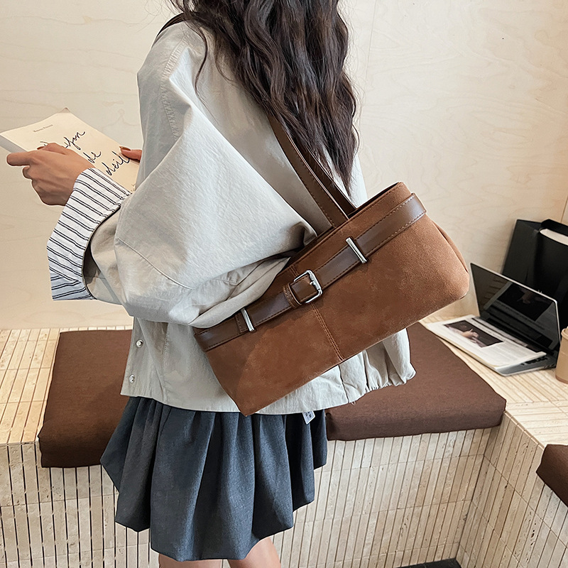 Free shipping designer bag High-end Underarm Bag for Women Trendy Fashionable Textured Shoulder Bag Commuting Handbag