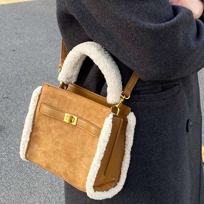 Designer Luxury Women S Plush Tote Bag Classic Designer In Autumn Winter Ladies Handbag Large Capacity Shoulder Crossbody Bags And Purses
