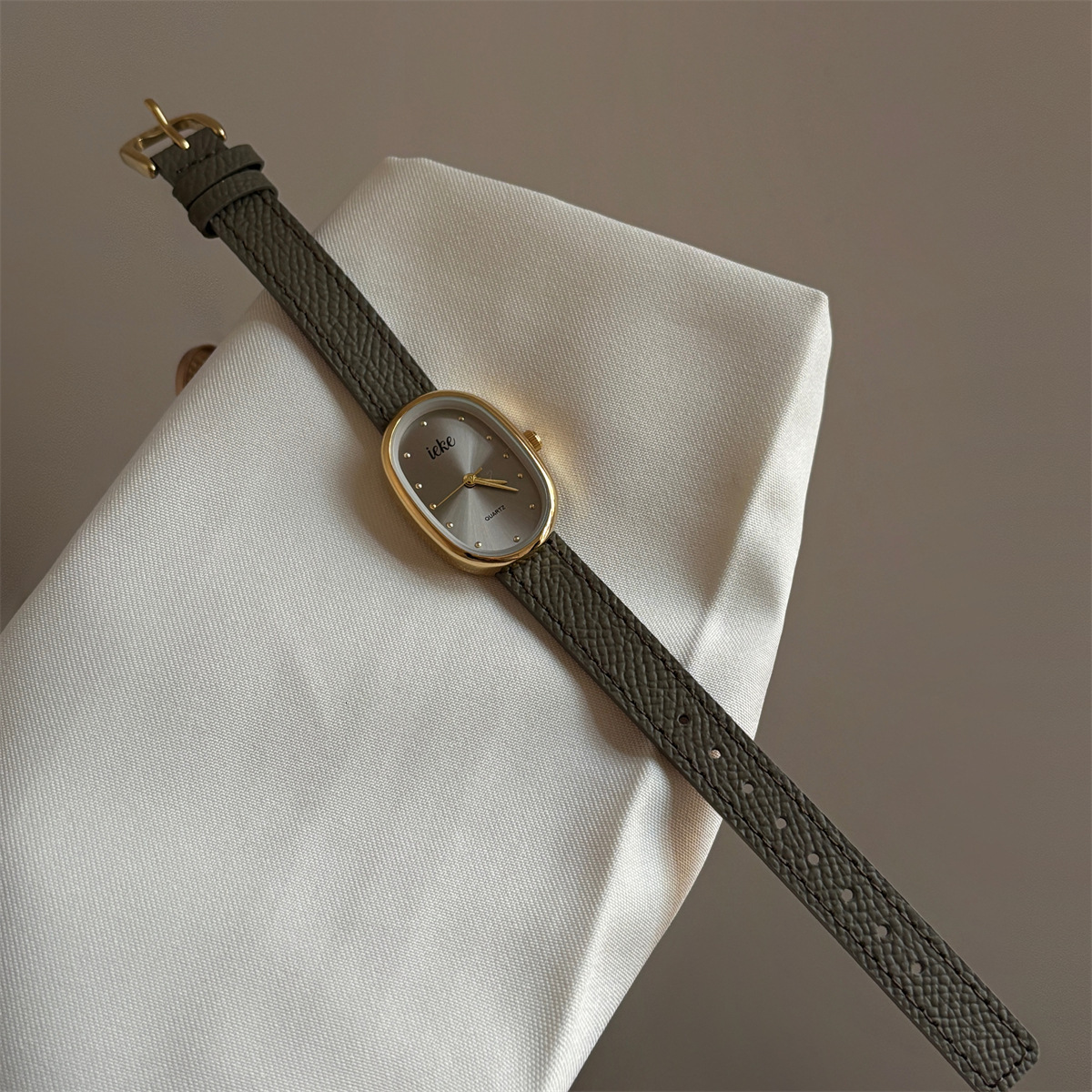 Designer Watch IEKE Luxury New Hot-selling Belt Watch For Women, Ins Style, Vintage Niche, Light Luxury, Elegant Quartz Watch