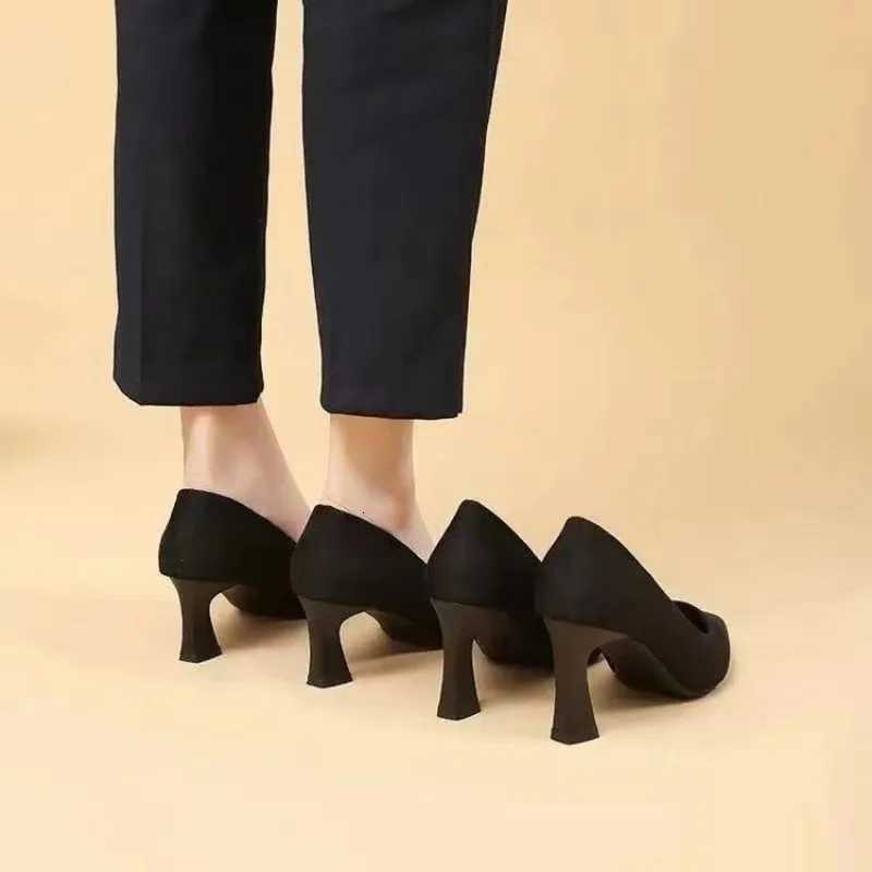 New In Black Special Head Spiral Pattern Fi Womens Shoes Pointed Fine Heel Wedding High Heels Banquet Nighlub with ShoesXJ251027