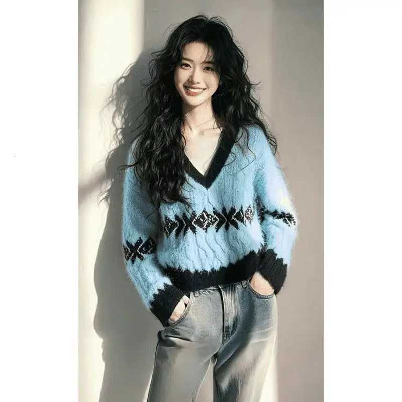 French Vneck Colorblocking Longsleeved Sweater for Women in Autumn and Winter Loose Design Niche Soft Glutinous Sweater TopT251027