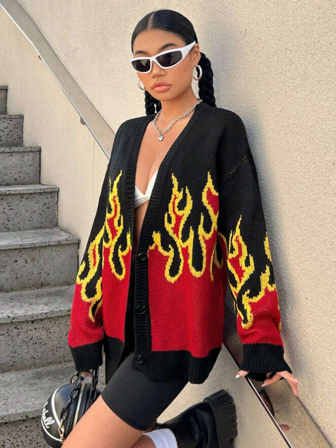New autumn and winter products, fashionable colors, flame patterns, contrasting designs, sweaters, cardigans sweater