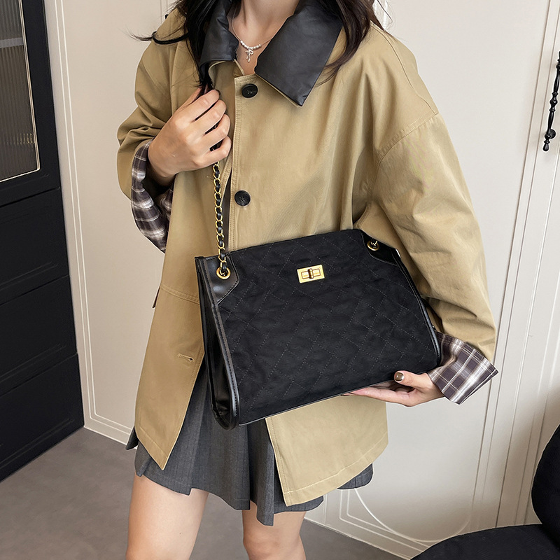 new Free delivery designer shoulder bag Fashionable handbag simple and casual comfortable for commuting