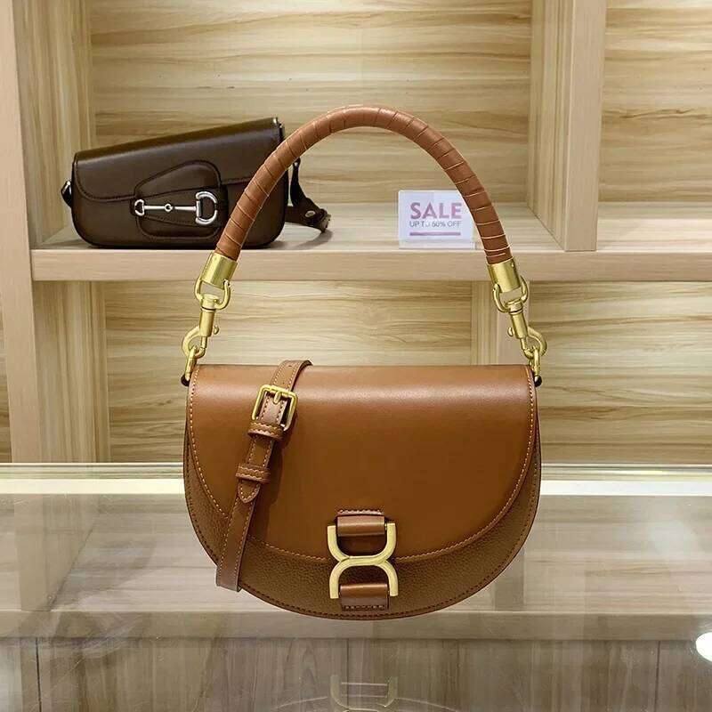 Genuine Leather Handbag for Women, Small Underarm Saddle Moon Tooth Shoulder Bag, Fashionable, Medium Hardness, Shell Shape