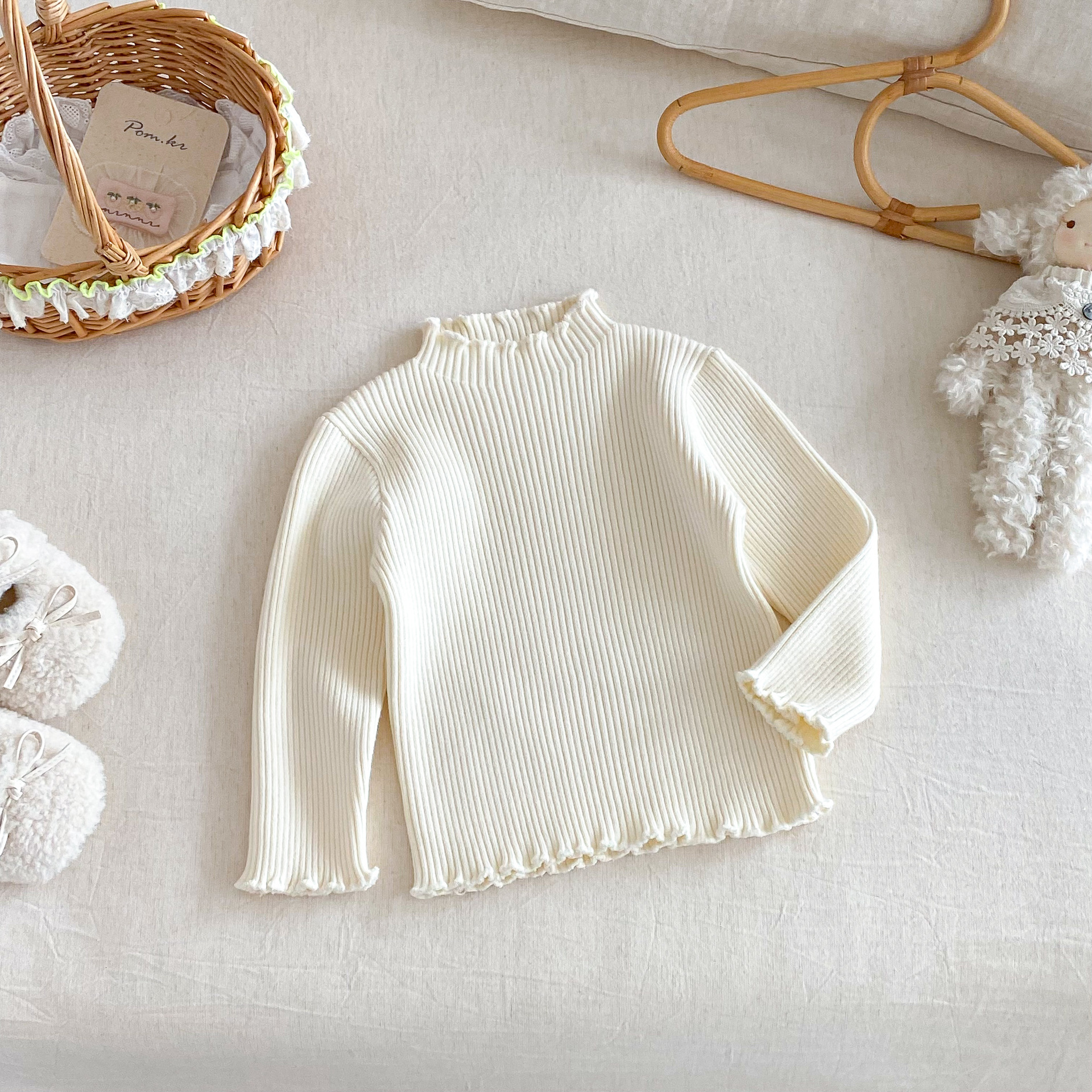 New hot selling solid color thick sweater winter fashion simple knitted pullover