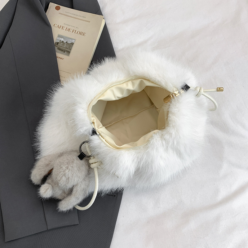 Designer's autumn and winter new fashion cute women's fur leather bag large capacity high-end sense shoulder bag fur plush crossbody bag wom