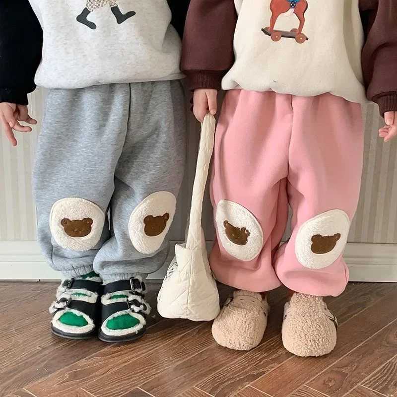 Thickened Bear Patchwork Fleece Childrens Casual Pants Cuffed Loose Fit Male Female Kids Warm Winter Trousers AE StockT251027