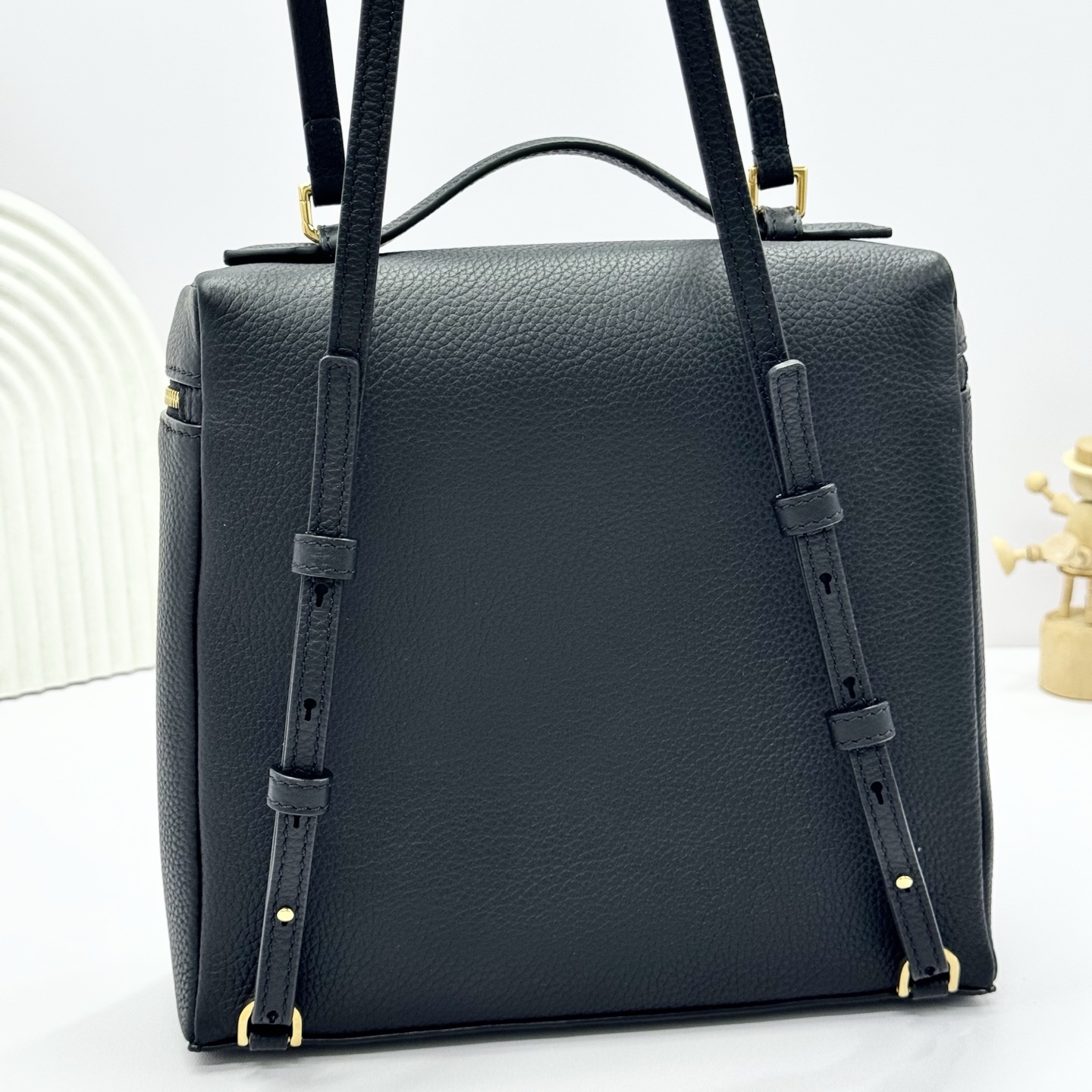 Luxury backpack designer bag luxury bags Top-grain Leather Lock Square Box Bag, Multi-color Optional Backpack, High-end Versatile Women's Bag Ref