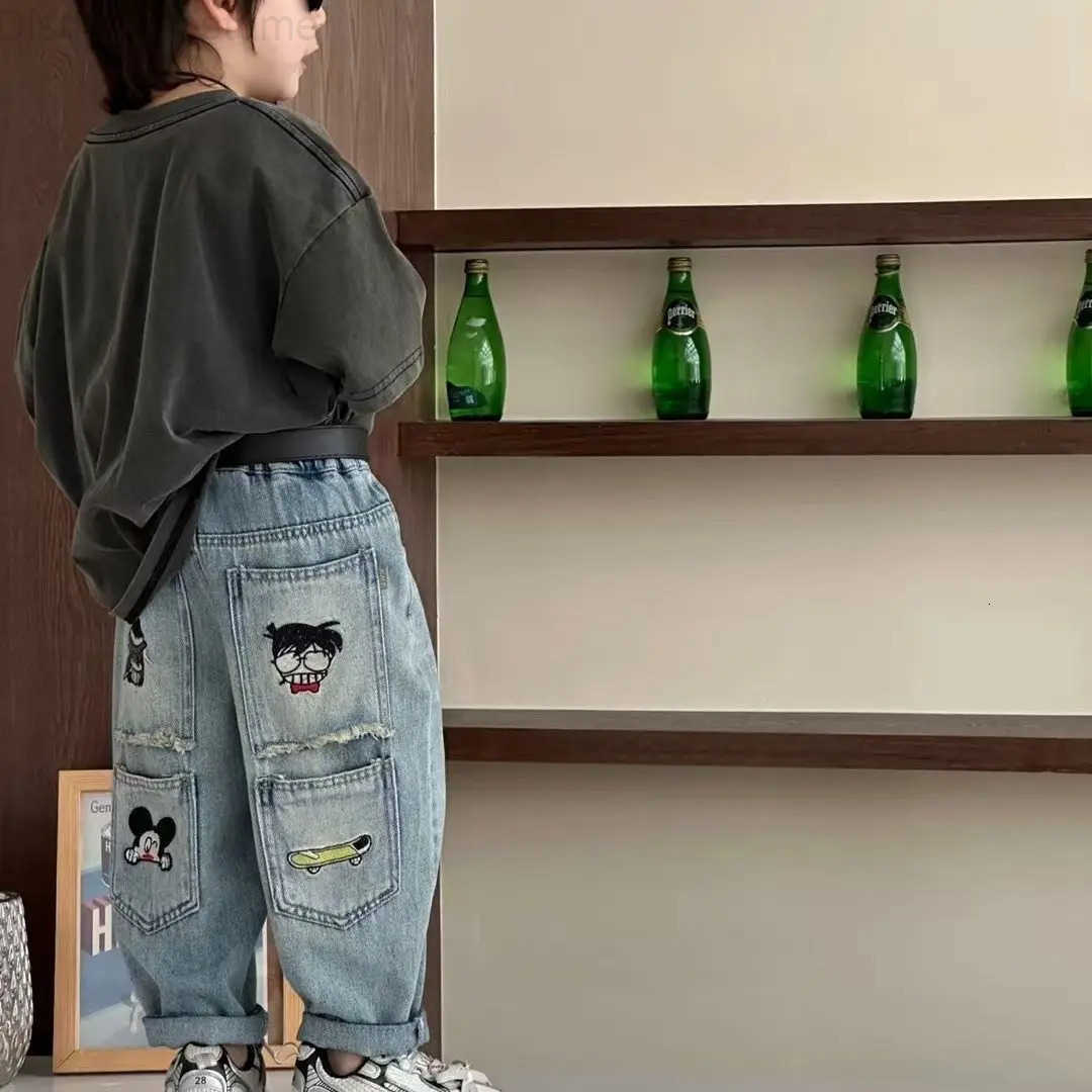 Disney Mickey Mouse Baby Boys Jeans New Autumn Kids Casual Loose Straight Denim Pants 17 Years Childrens Clothing Bottoms Trousers H251027