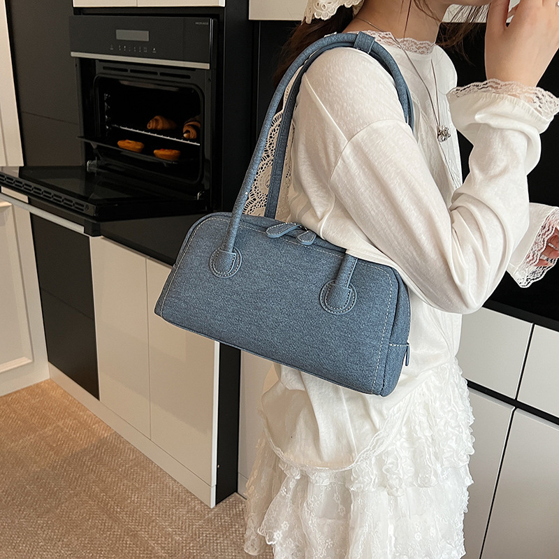 Free shipping designer bag New Single Shoulder Bag for Women High-End Underarm Bag Fashionable Versatile Denim Bag Elegant Pillow Bag