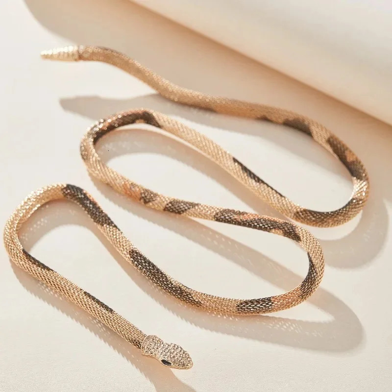 Snake Creative Pendants Jewelry Personalized Iron Flexible Twisted Bendable Snake Head Girl Womens Gift Necklace 251023