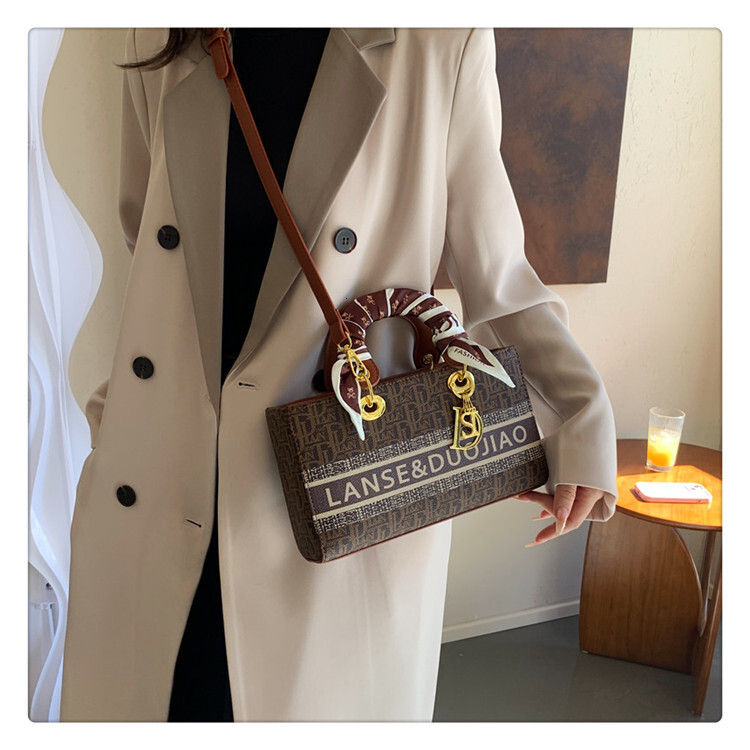 Free shipping designer bag Embroidered Horizontal Bag for Women New Versatile Handbag Large Capacity Single Shoulder Crossbody Bag