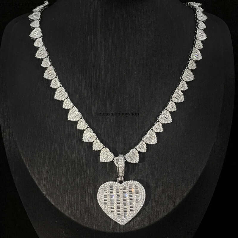 Hip Hop Pendant Necklace with Heart Shape Chain Gold Plated Jewelry