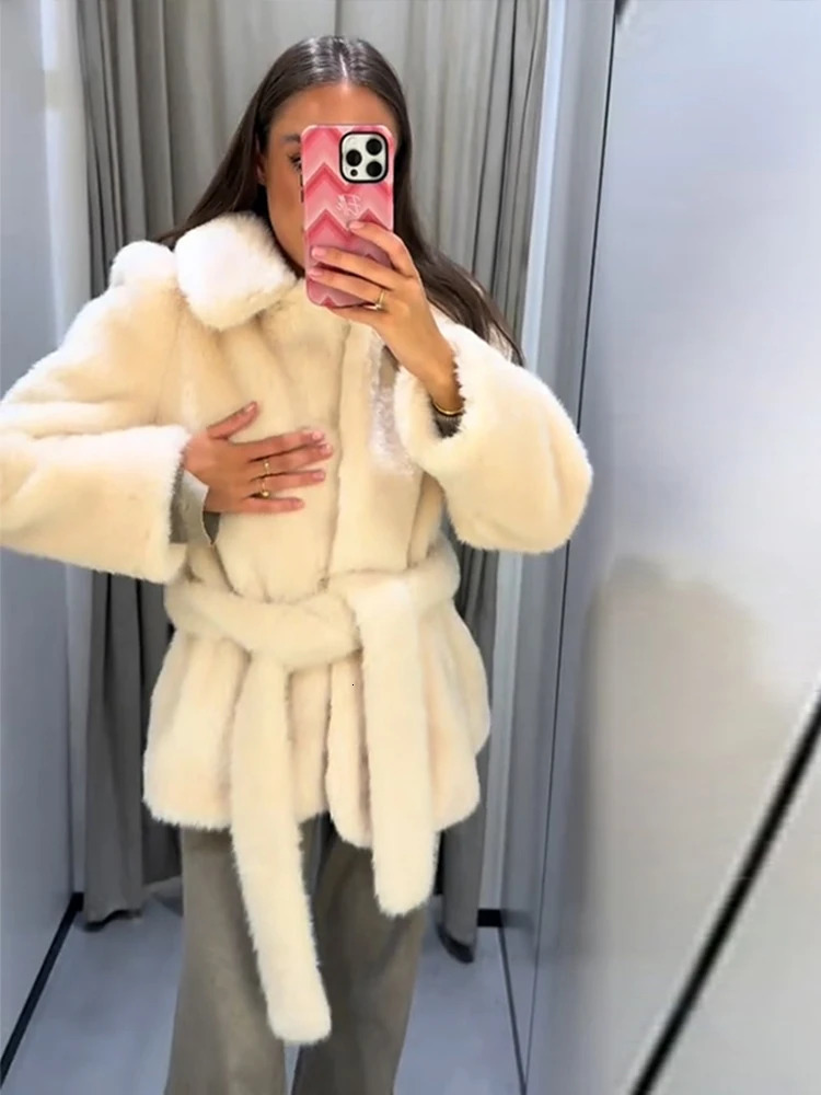 Faux Fur Jackets Women Loose Lapel Long Sleeves Belts Fluffy Thicken Coats Female Winter Chic Warm Solid Casual Outwears 251023