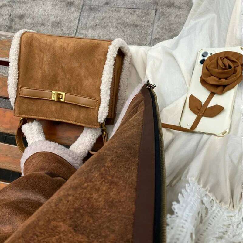 Designer Luxury Women S Plush Tote Bag Classic Designer In Autumn Winter Ladies Handbag Large Capacity Shoulder Crossbody Bags And Purses