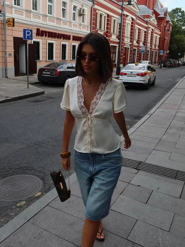 CNYISHE Lace Patchwork Solid Short Sleeve Tops for Women V Neck Sheath Fashion Tees Female Sexy Club Tshirts Elegant Casual 251027