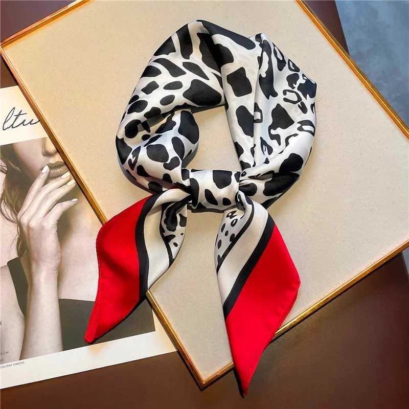 Fashion Wen Silk Scarf Ladies opard Print Shawl band Small Hair Scarves Bandana Fa Handkerchi Scarves 70Cm SquareW251027