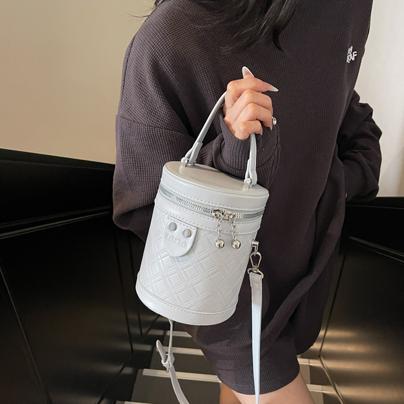 Free shipping designer bag High-end Niche Handheld Bucket Bag New Versatile Stylish Handbag for Women Commuting Single Shoulder Crossbody Bag