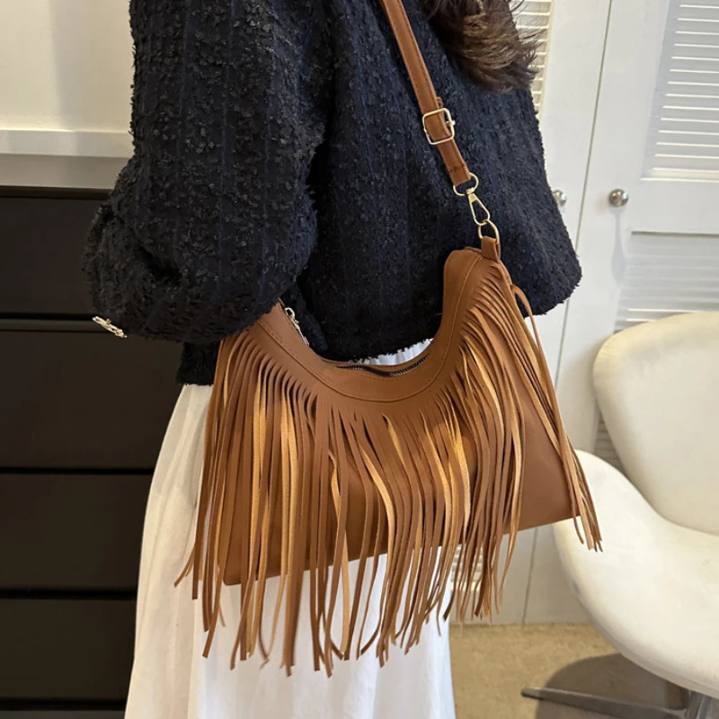 Vintage Tassels Crossbody Bags For Women Large Capacity Casual Fringes Shoulder Bag For Outdoor Travel Ladies Handbags Purses 251027