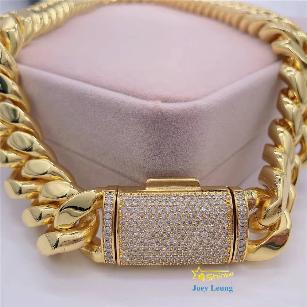 Hip Hop Style Iced Out Custom Lock Moissanite Diamond VVS Cuban Chain Stainless Steel Cuban Chain Necklace Miami Cuban Link