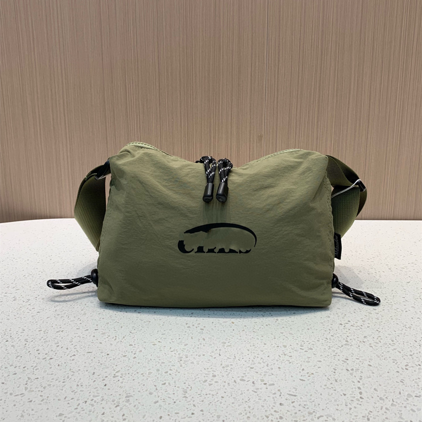 Designer Fashion Lightweight Sports Shoulder Bag New Trendy Crossbody Bag Lightweight Waterproof Travel Leisure Bag