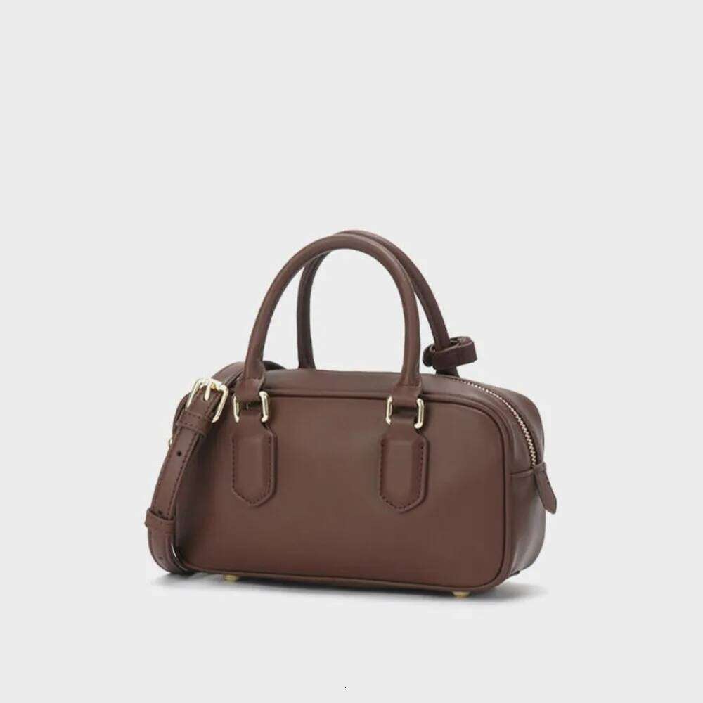 Designer Bags Summer Crossbody Versatile Shoulder Large Capacity Commuter Bowling Korean Genuine Leather Women's Bag Free Labubu Pendant As A Gif