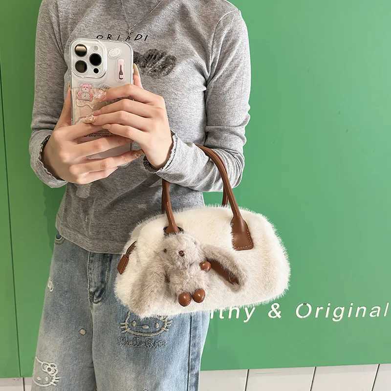 Faux Fur Shoulder Crossbody Bag Plush Woman Handbag Winter Fashion Pillow Bag Korean Style Ins Trendy Fluffy Purse Y251027
