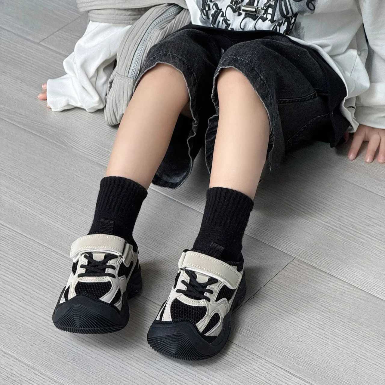 Students Running Shoes Toes Capped Nonslip s Sports Shoes Mesh Breathable 2025 New Children Sneakers Comfortable S251027