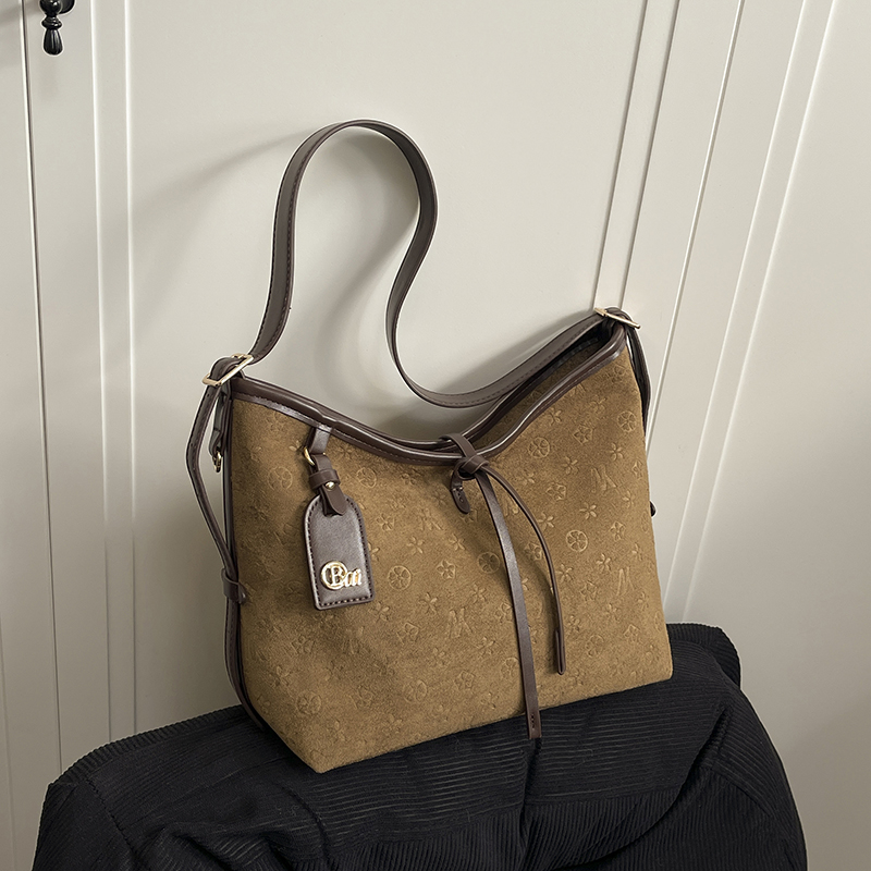 2025 New Women's Fashion Shoulder Bag, Casual, Simple, Advanced, Classic Banquet Bag, Women's Spring Multi functional Essential Handheld Sho