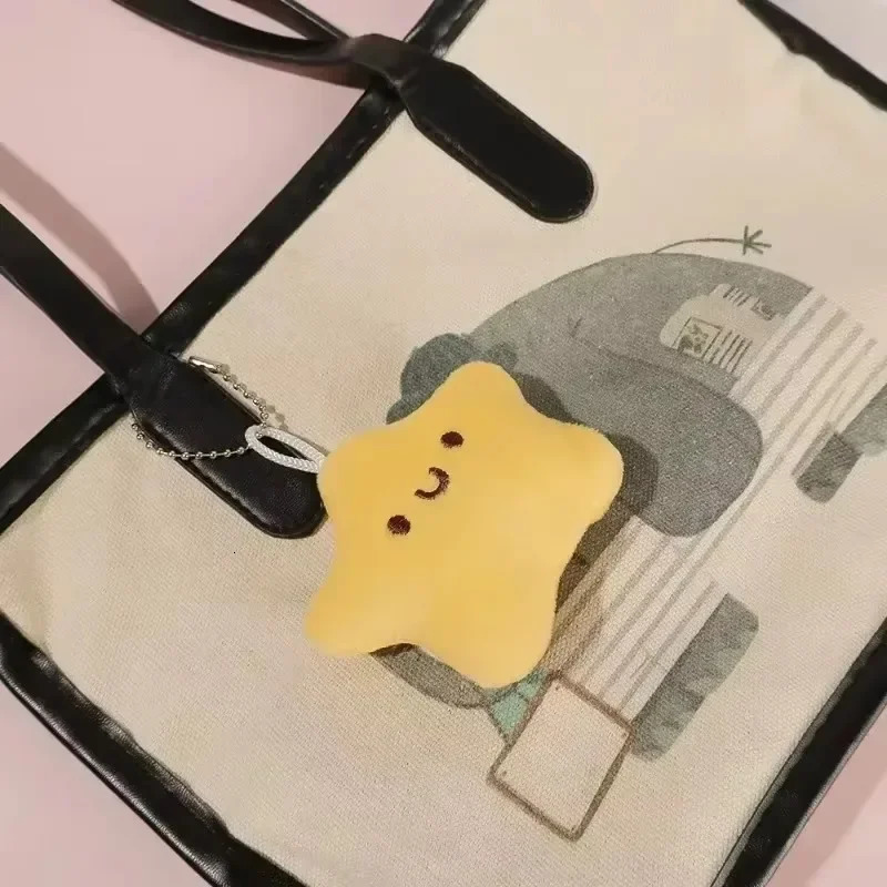 Yellow Little Star Pendant Y2K Exquisite Cute Daily Keychains Cartoon Squeaking Star Key Rings Fashion Jewelry Accessories Gifts 251027