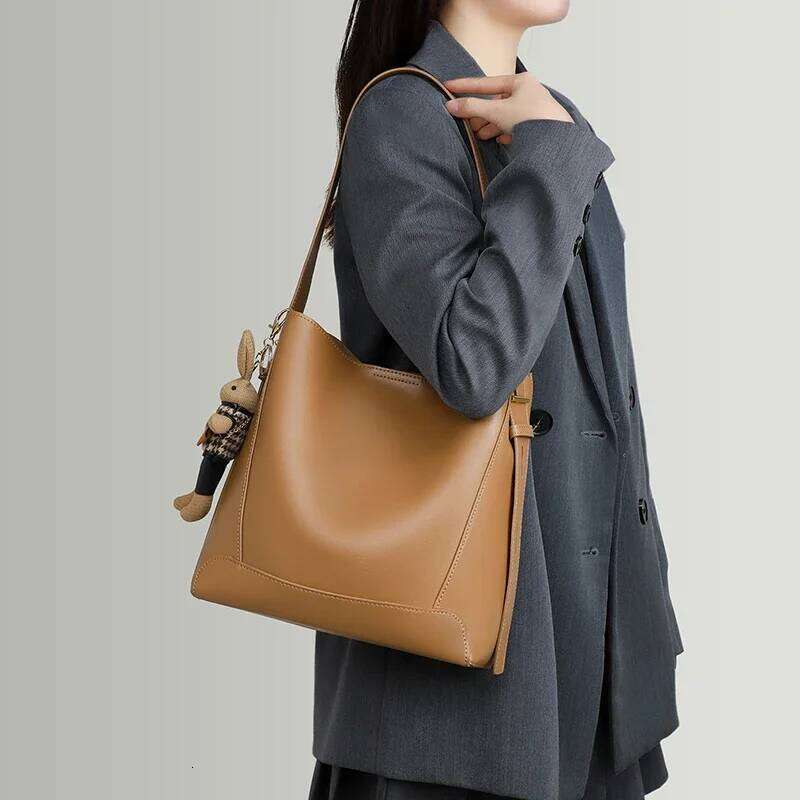 Designer Luxury Women Cowhide Bucket Large Capacity Shoulder Bag Autumn And Winter