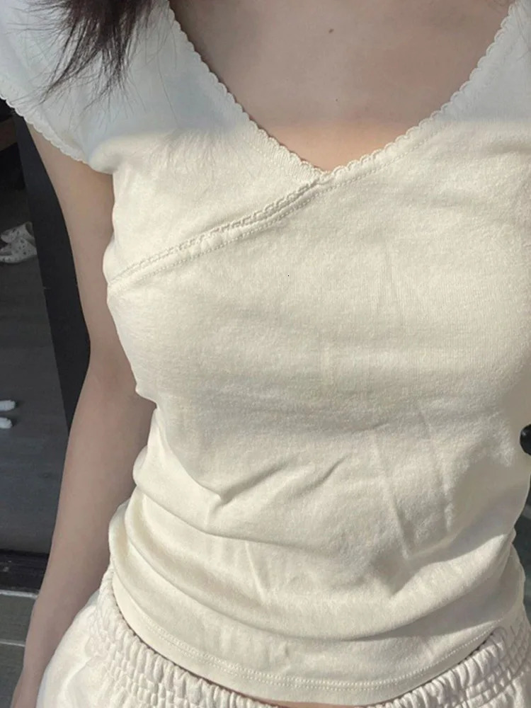 Vintage Slim TShirt Summer V Neck Streetwear Cotton Top Femme Sweet Cute Y2k Simple Tee Tops Woman Clothes 251027