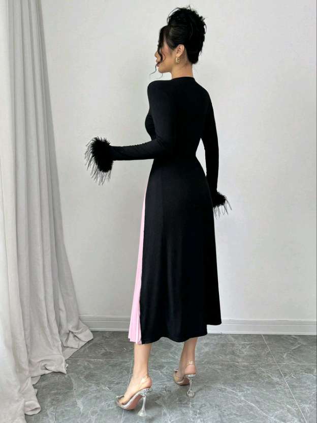 Fashionable New Style Color-block Knitted Dress with Pleated Party Dress Elegant and Figure-hugging Midlength Dress