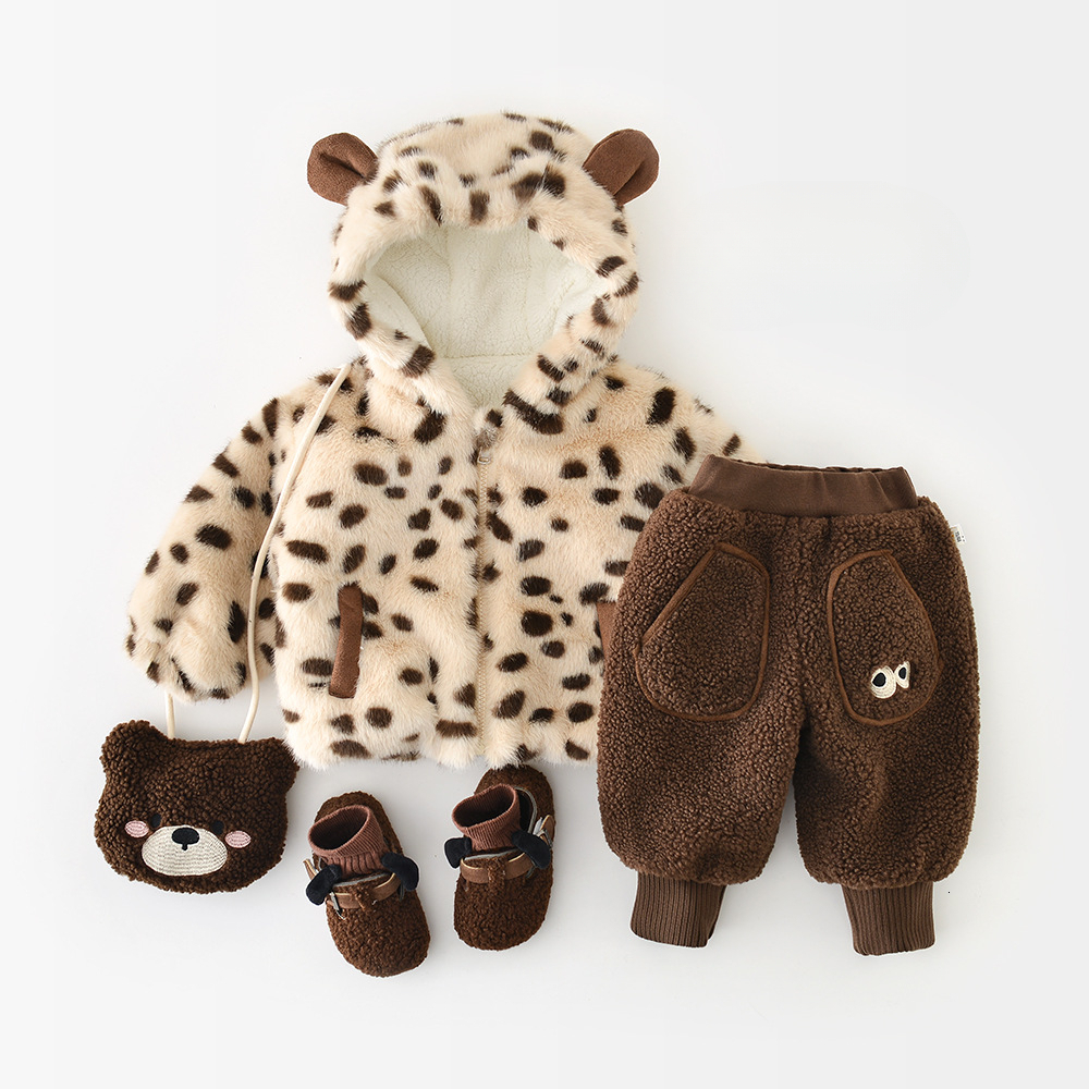 New hot selling boy and girl fur sweater jacket with fashionable leopard print wool lining, thickened autumn and winter hooded baby cotton jacket