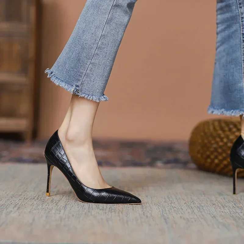 2025 Spring and Summer New Brown Comfortable Allmah High Heels Womens Stiletto Sexy Single Shoes Zapatos De MujerXJ251027